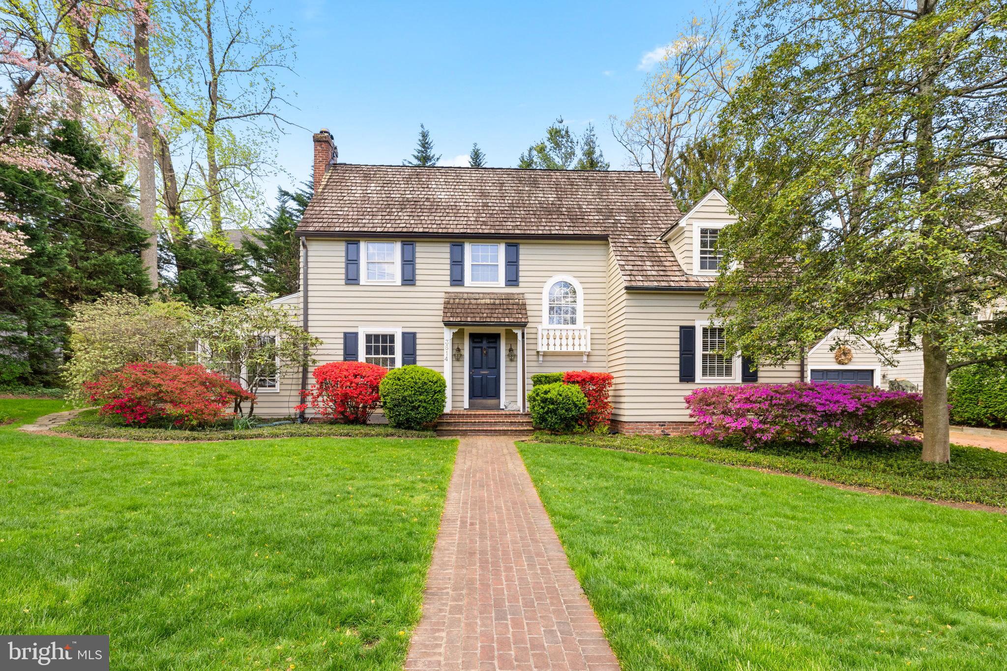 GOLF CLUB MANOR - Residential