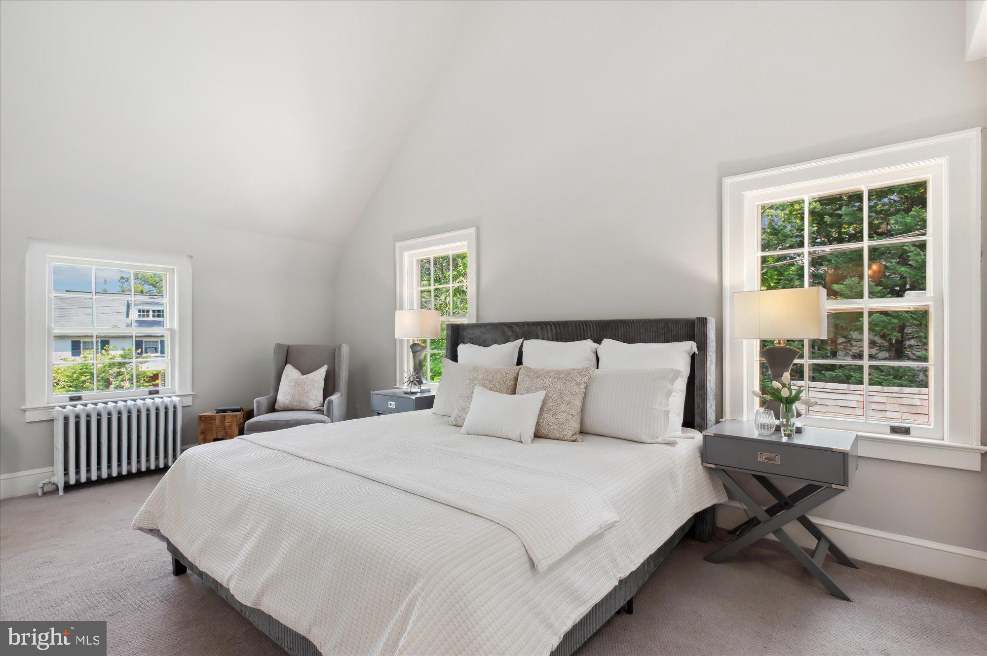 GOLF CLUB MANOR - Residential