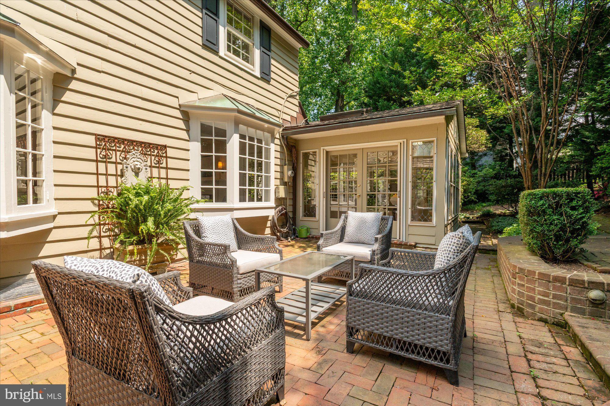 GOLF CLUB MANOR - Residential