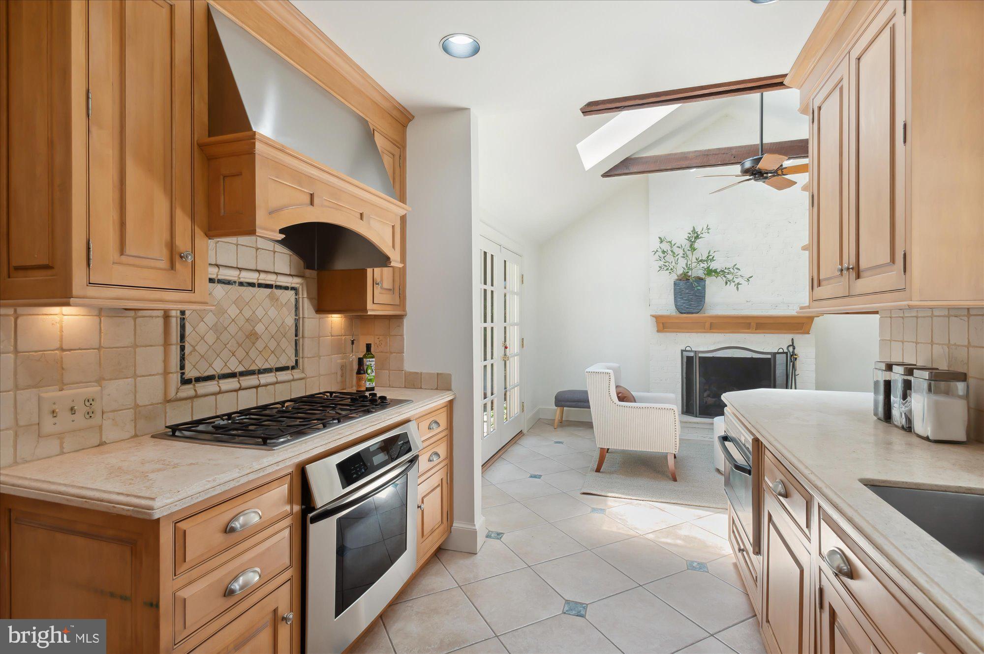 GOLF CLUB MANOR - Residential