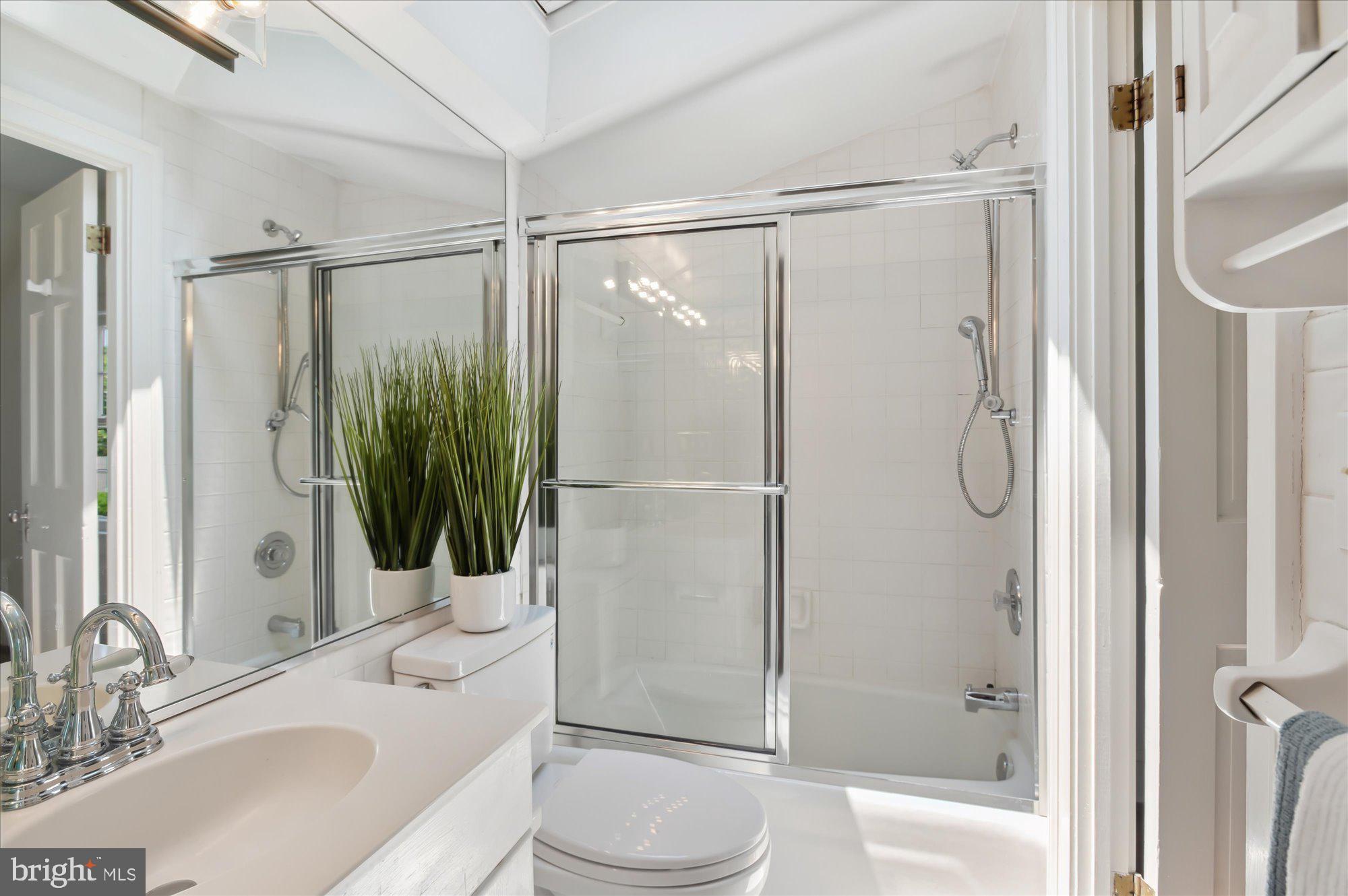 GOLF CLUB MANOR - Residential