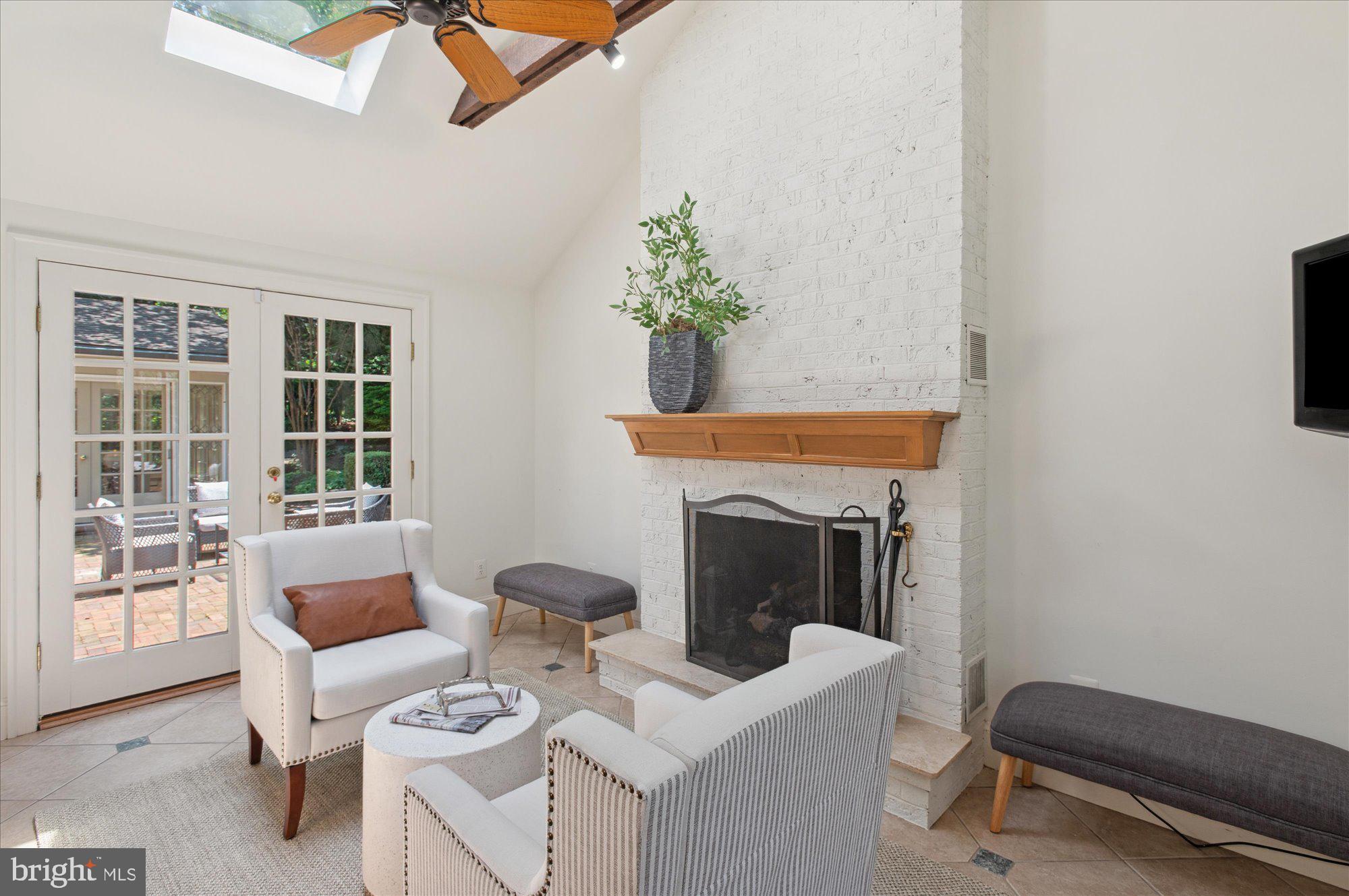 GOLF CLUB MANOR - Residential