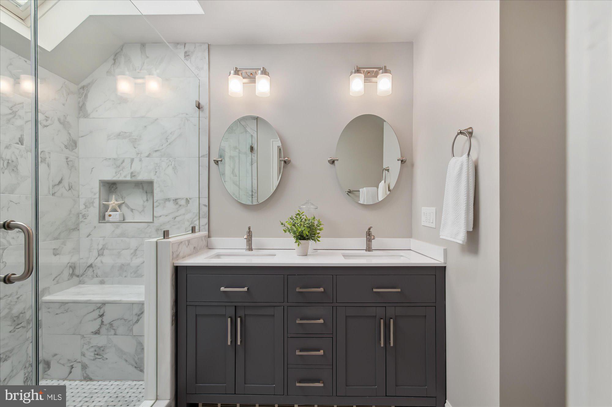 GOLF CLUB MANOR - Residential