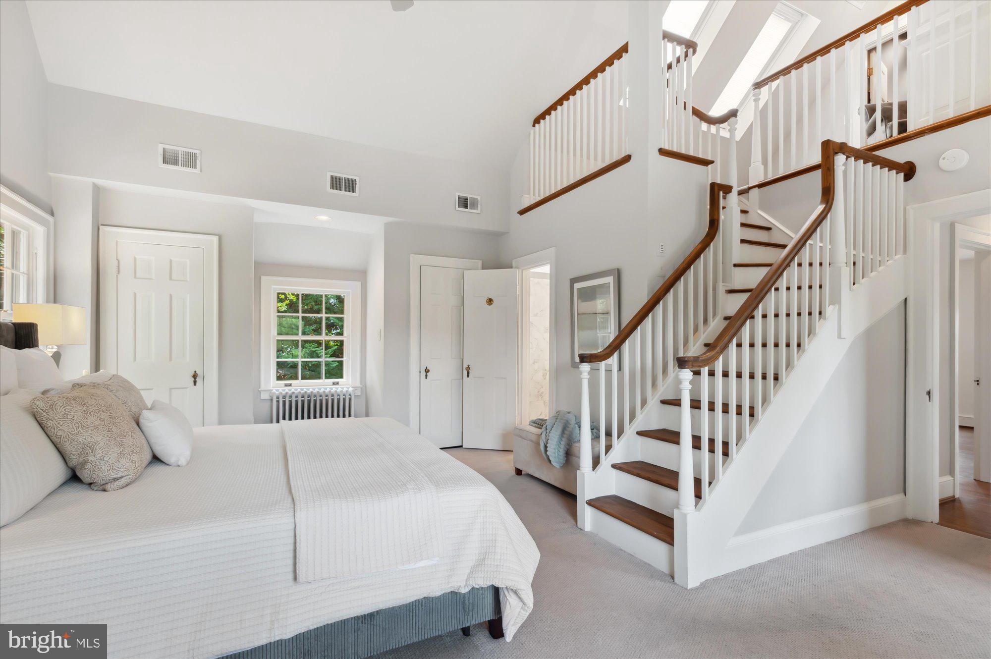 GOLF CLUB MANOR - Residential