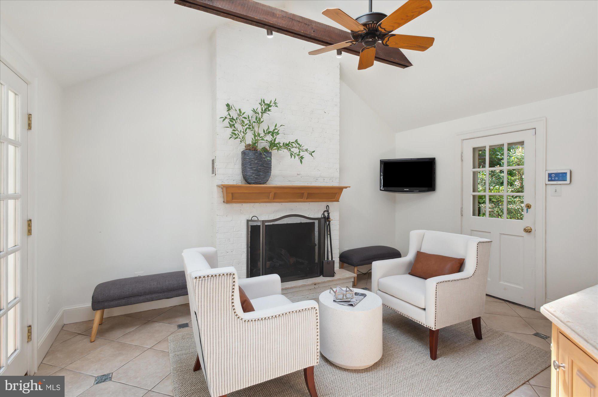 GOLF CLUB MANOR - Residential