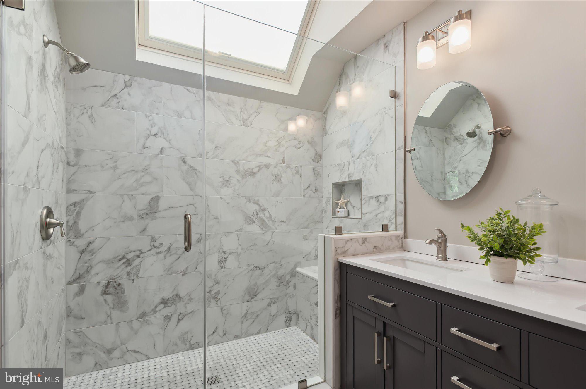 GOLF CLUB MANOR - Residential