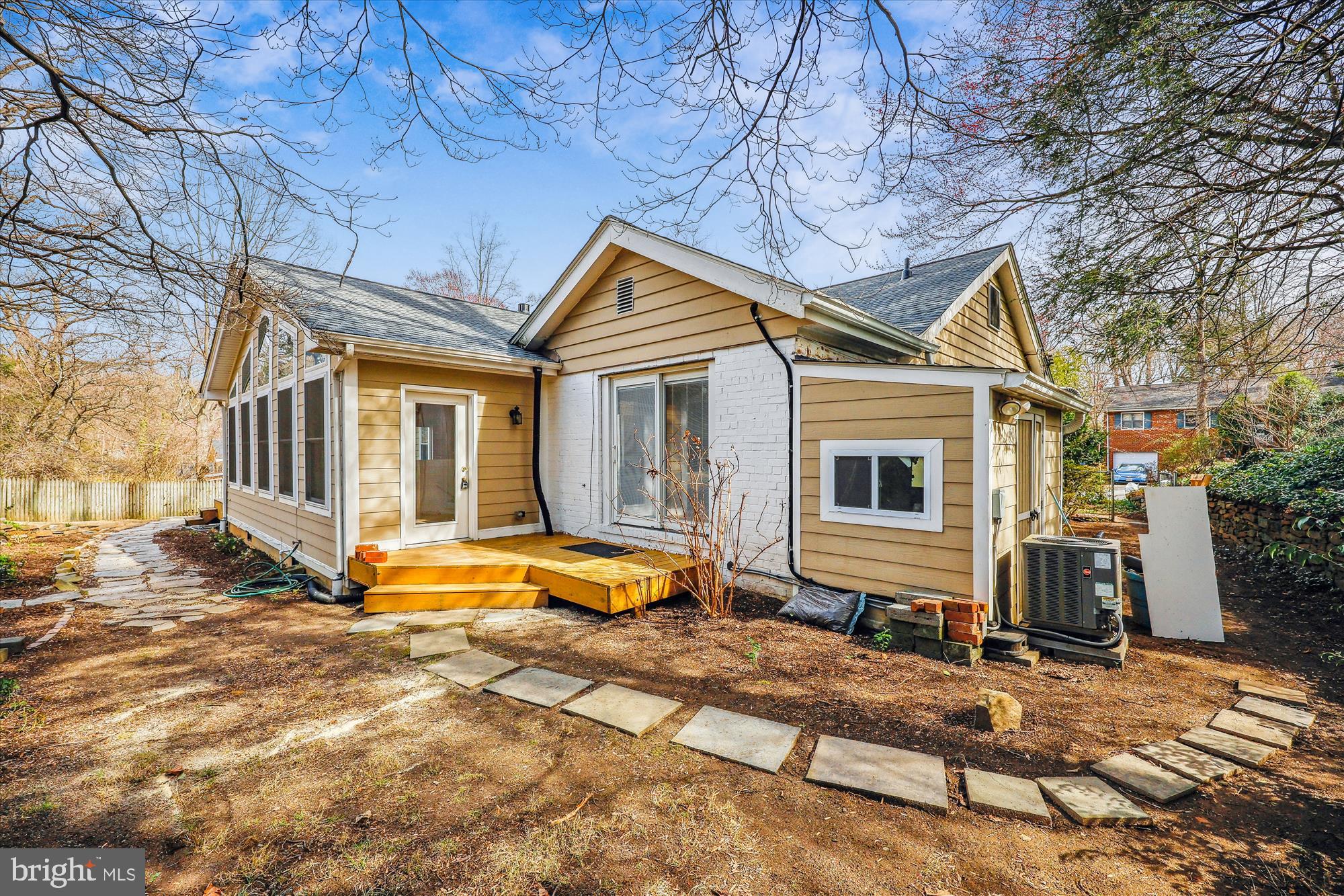 SEVEN OAKS - Residential