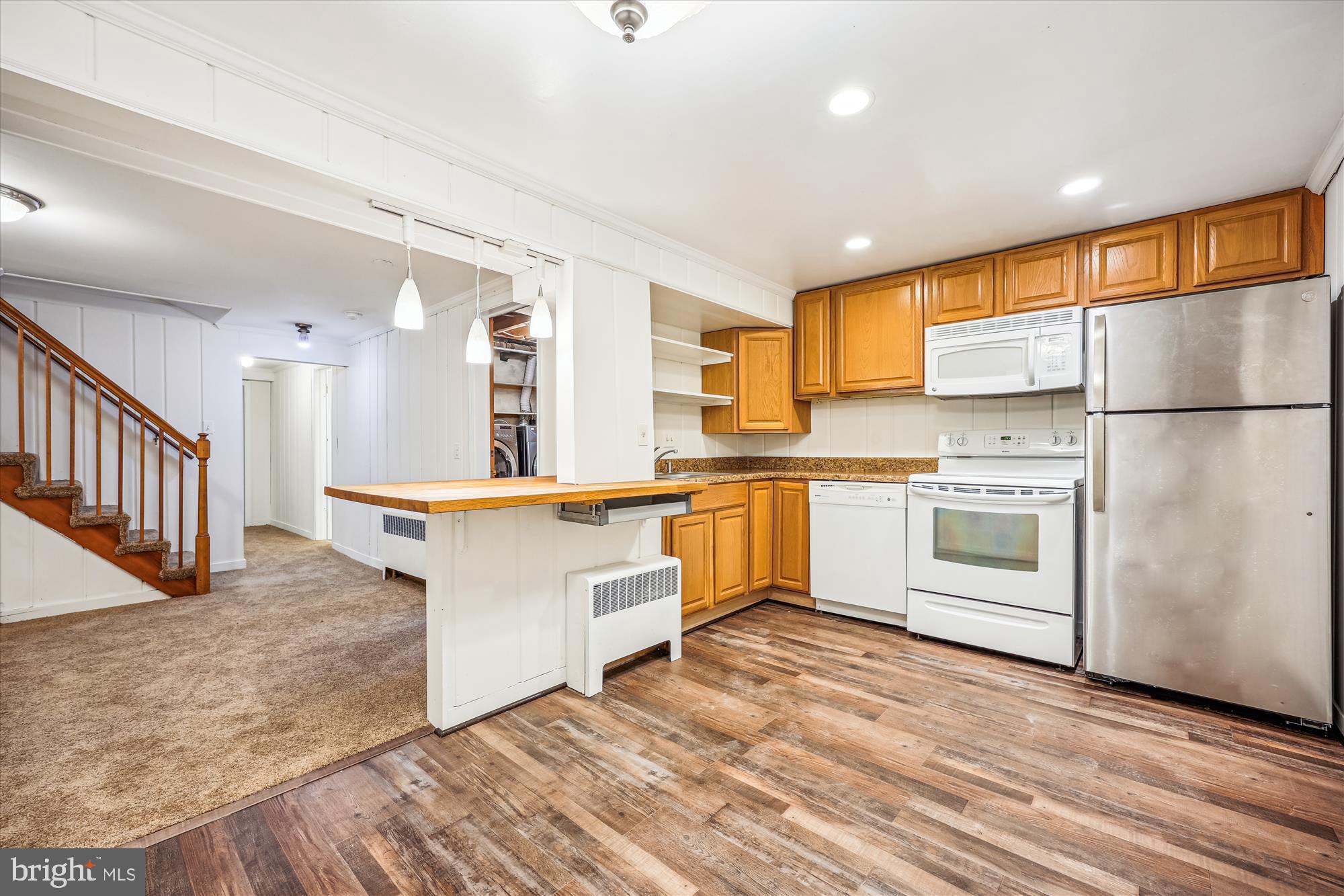 SEVEN OAKS - Residential