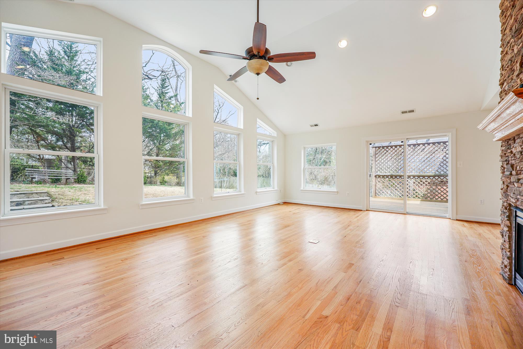 SEVEN OAKS - Residential