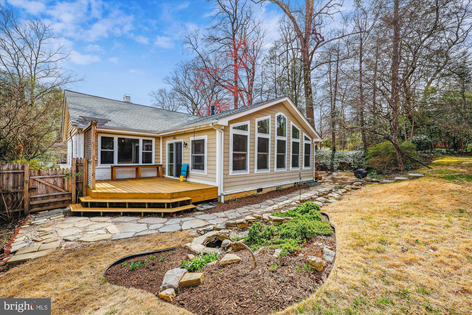 SEVEN OAKS - Residential