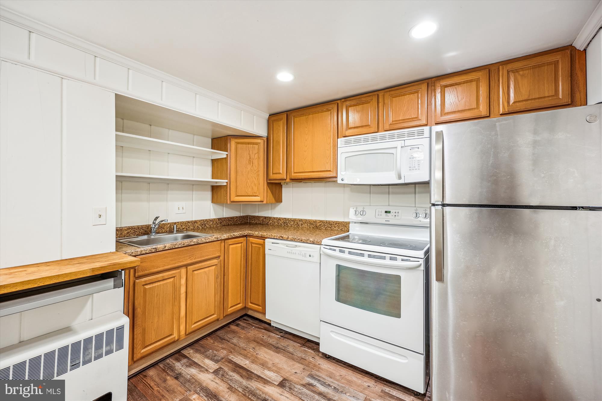 SEVEN OAKS - Residential