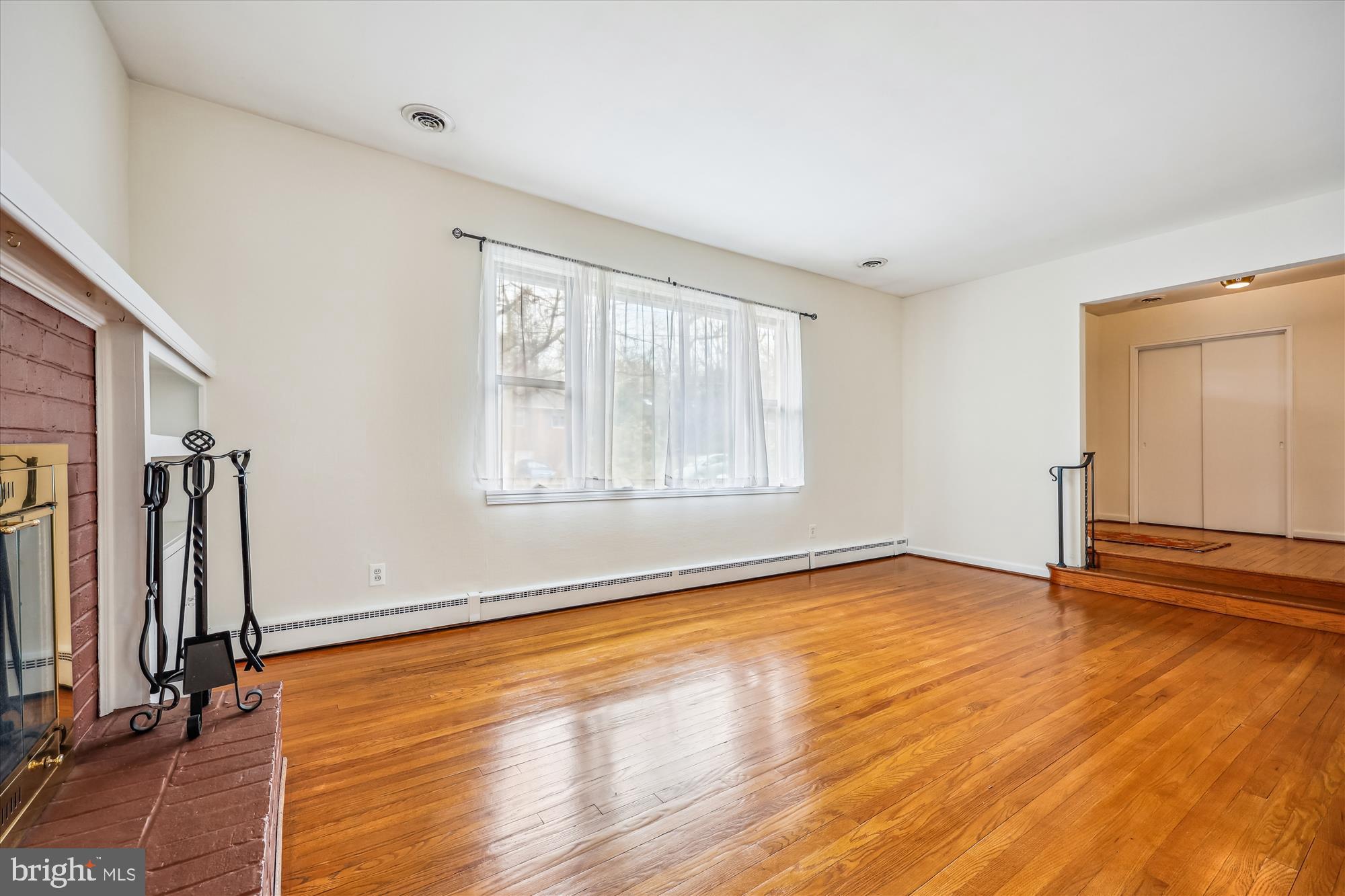 SEVEN OAKS - Residential