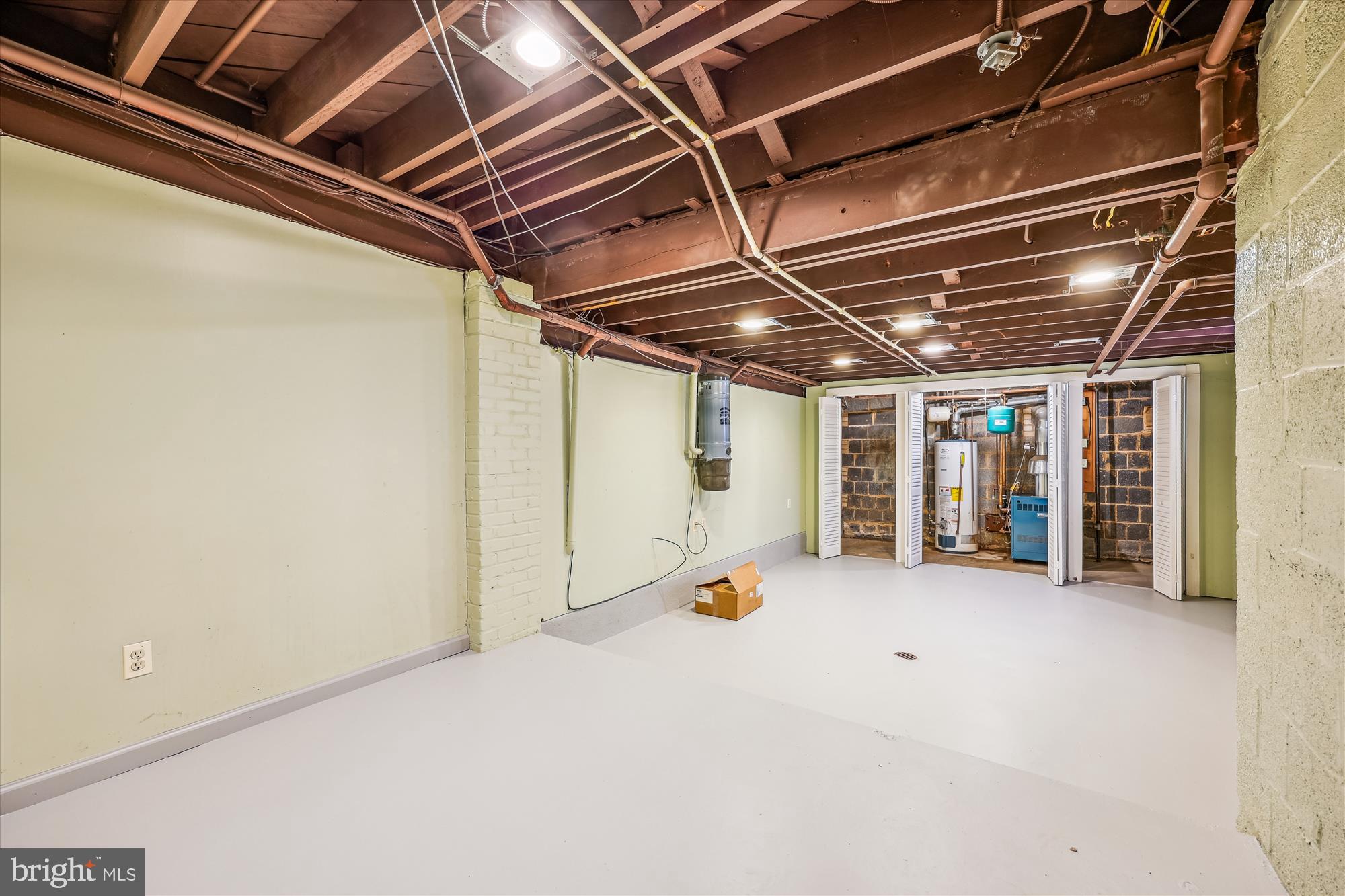 SEVEN OAKS - Residential