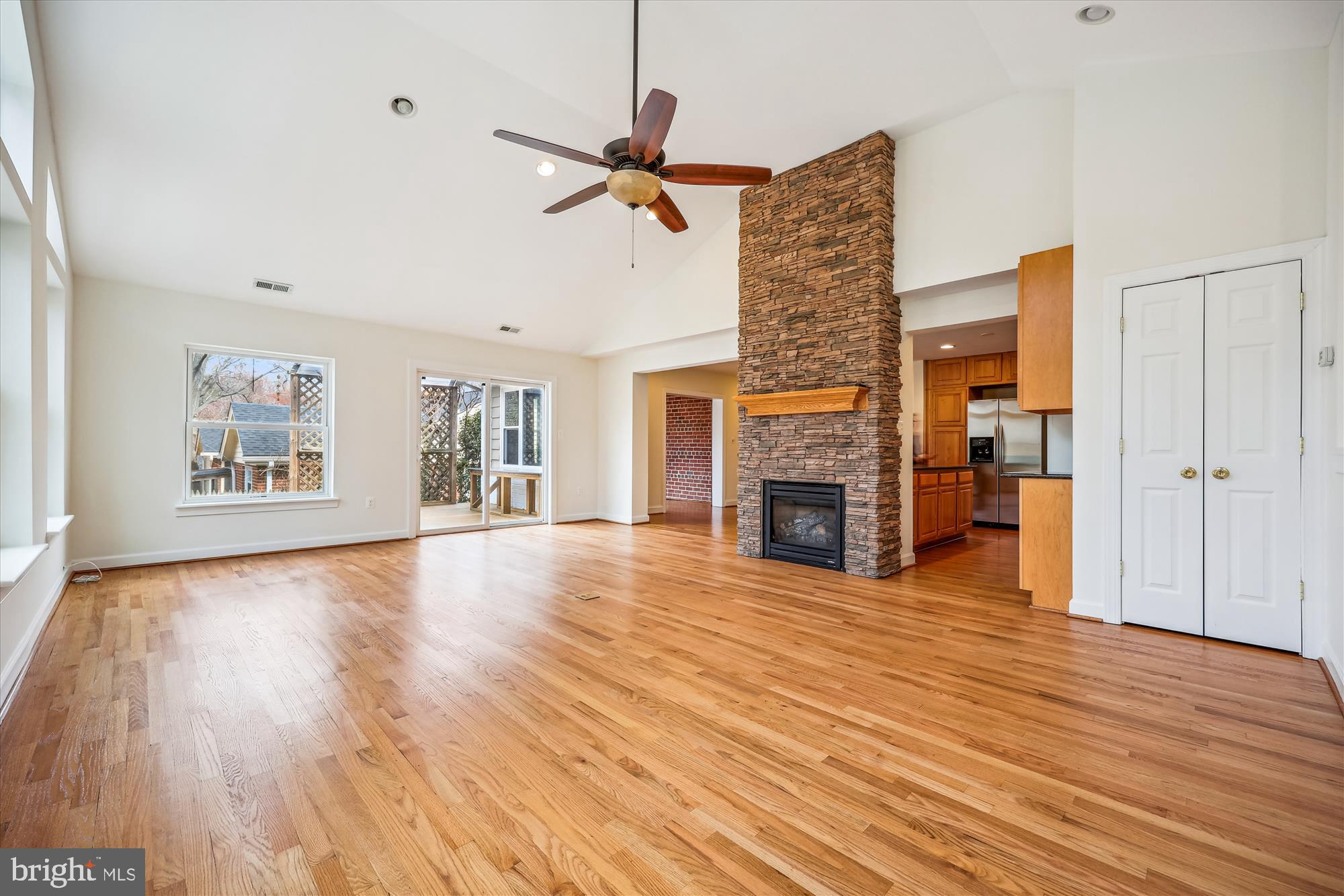 SEVEN OAKS - Residential