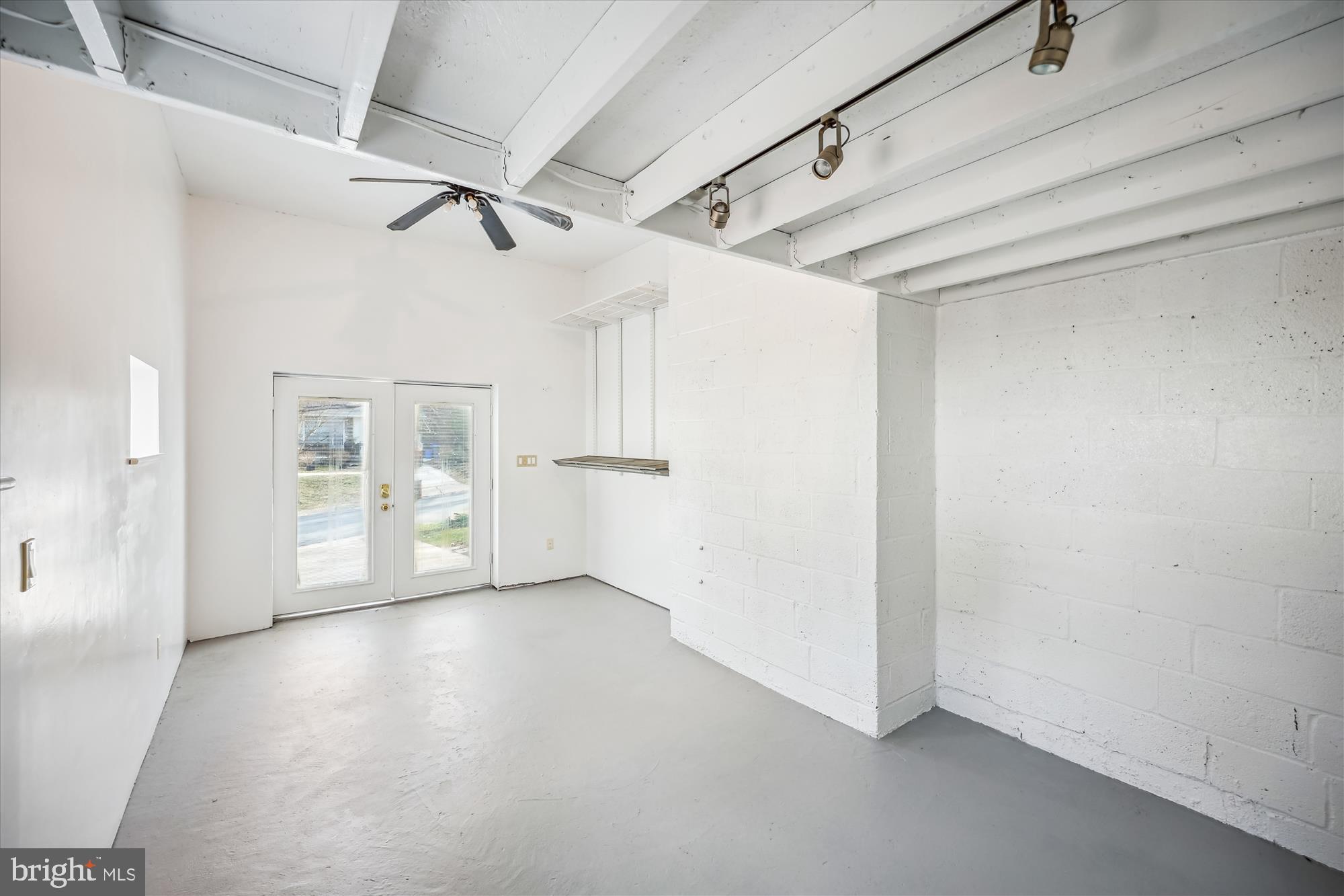 SEVEN OAKS - Residential