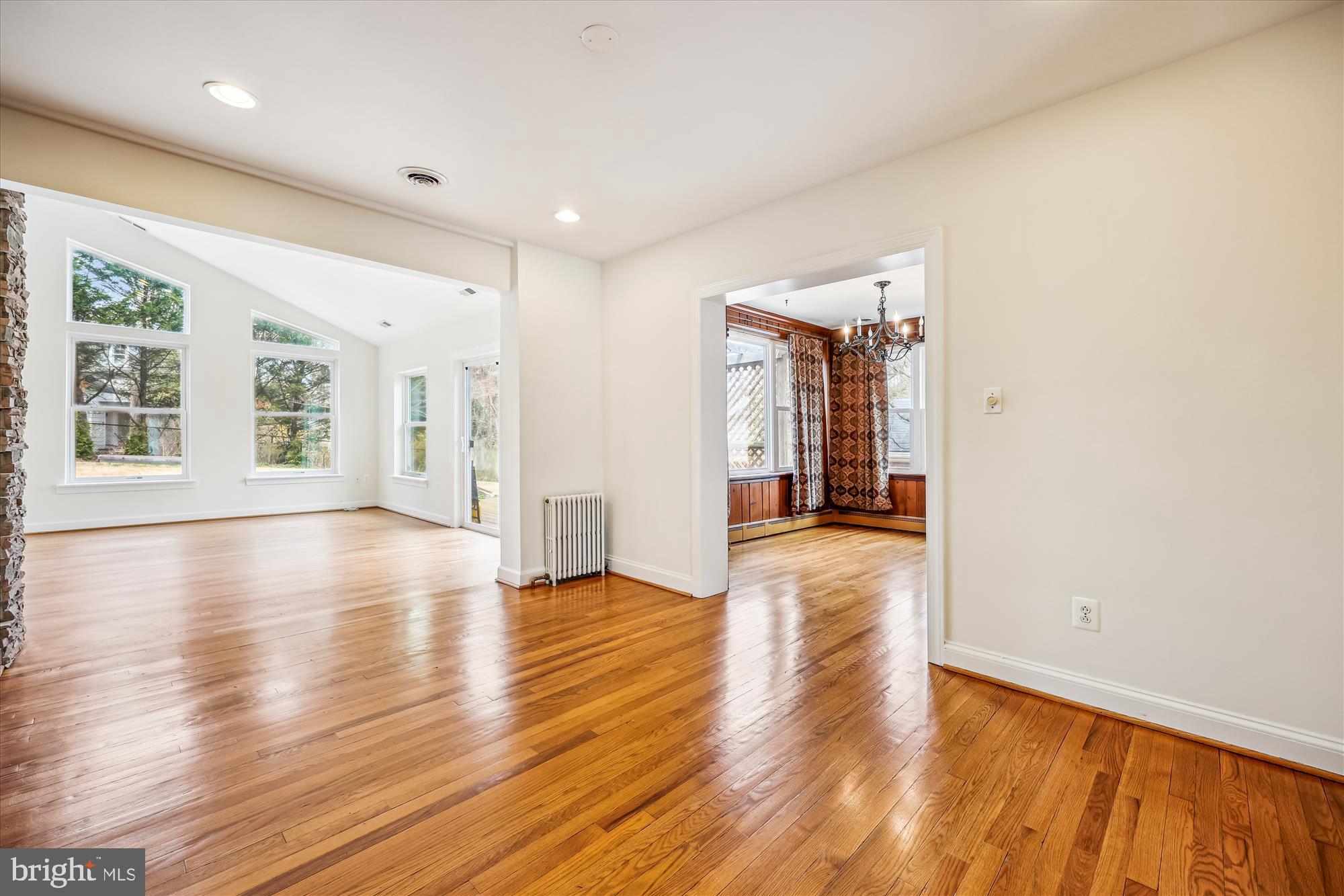 SEVEN OAKS - Residential