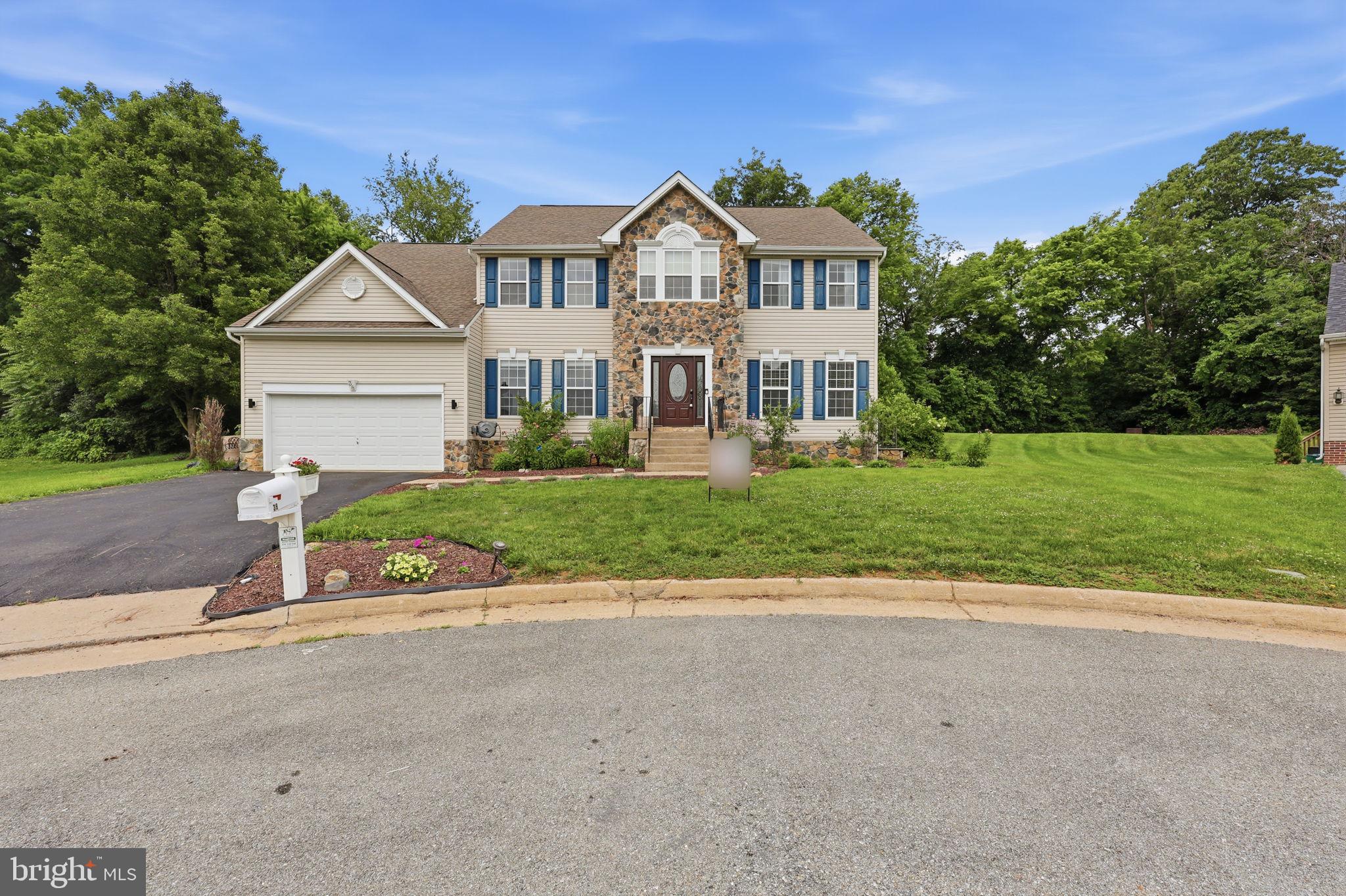 38 LA QUINTA COURT