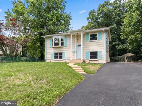 Photo of 3802 Forestdale Avenue, WOODBRIDGE, VA 22193 (MLS # VAPW2122640)