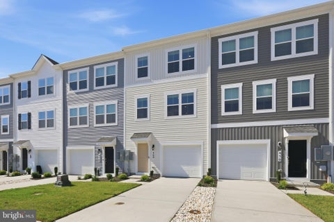 Townhouse For Sale - 460 Sophie Street<br/> Shenandoah County, STRASBURG, VA 22657