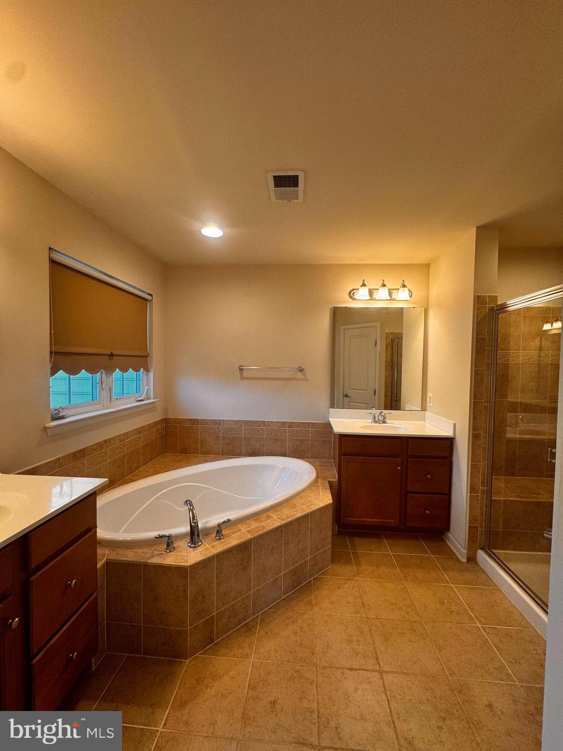 ADAMS CROSSING - Residential Lease