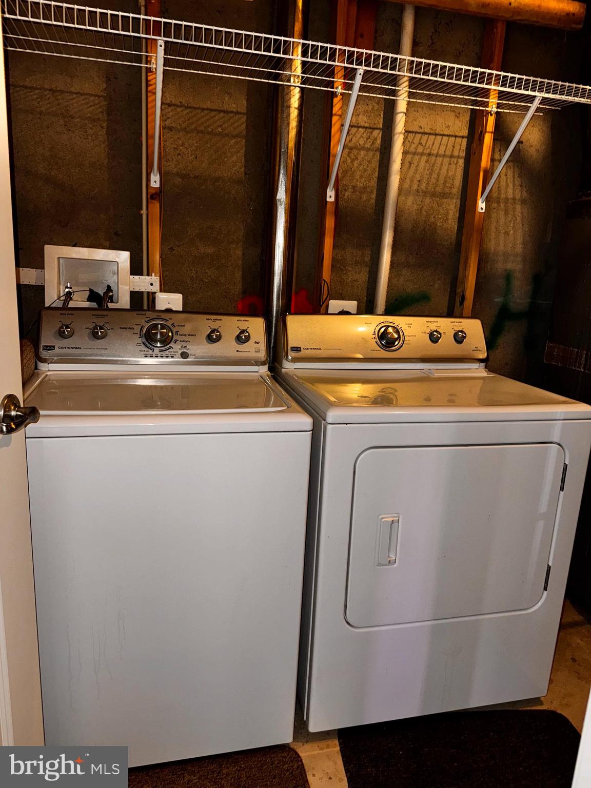 ADAMS CROSSING - Residential Lease