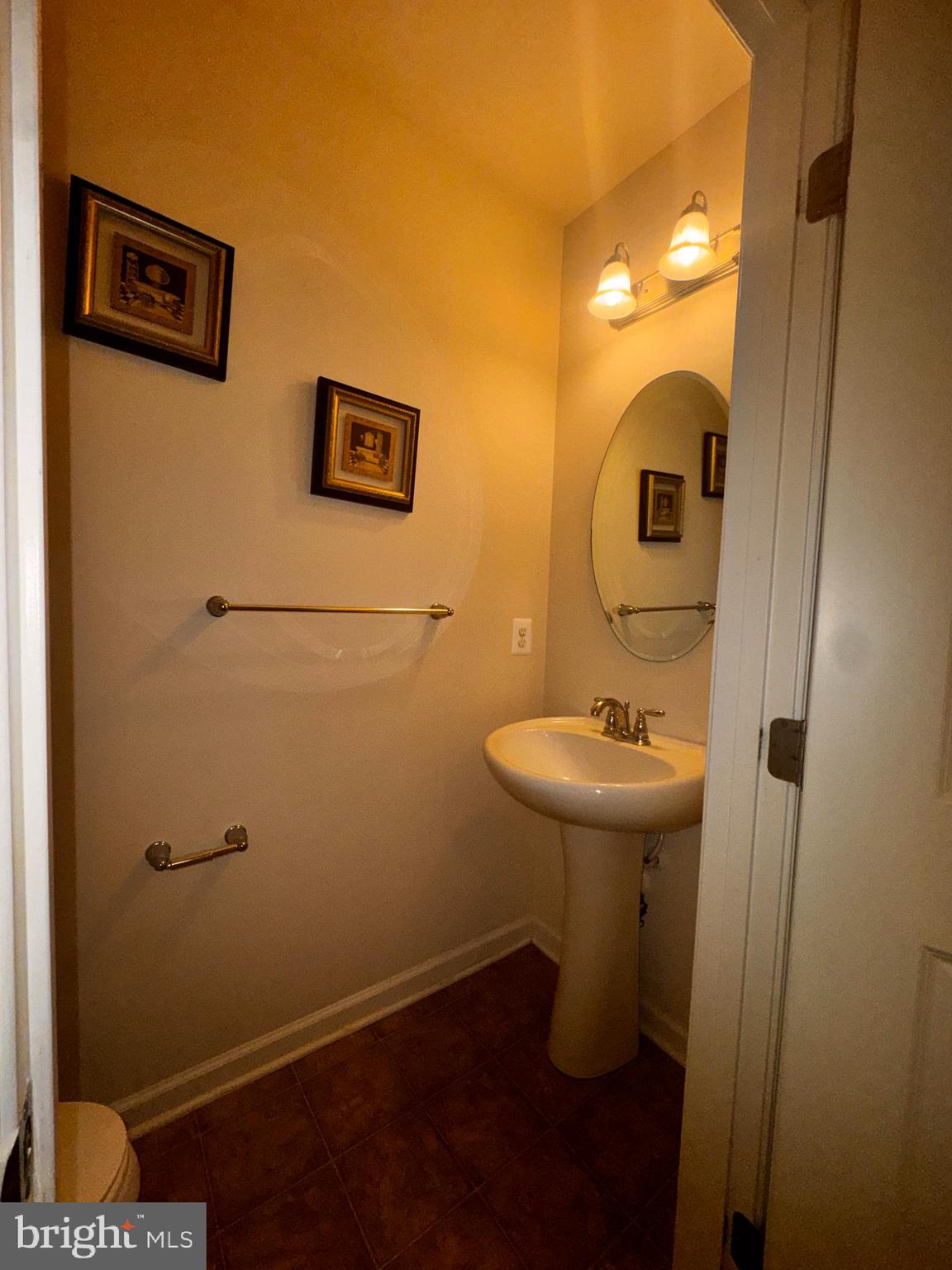 ADAMS CROSSING - Residential Lease