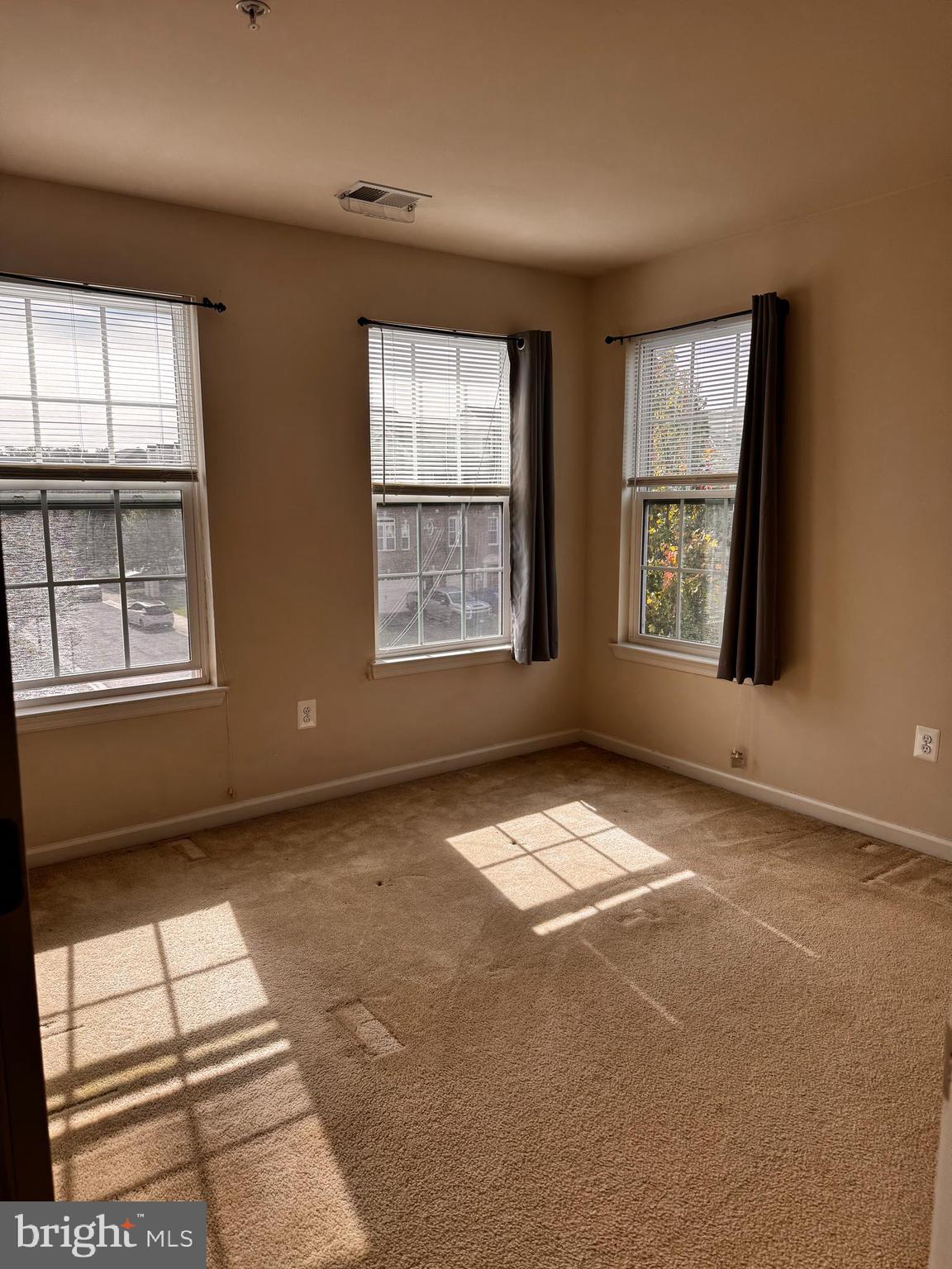 ADAMS CROSSING - Residential Lease