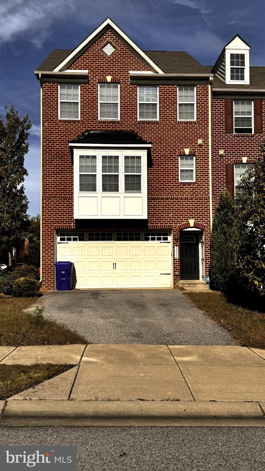 ADAMS CROSSING - Residential Lease