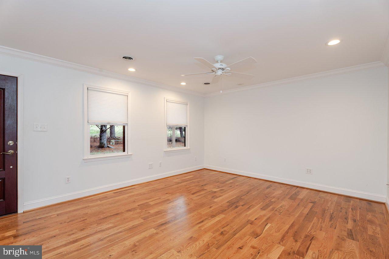 SPIKER - Residential