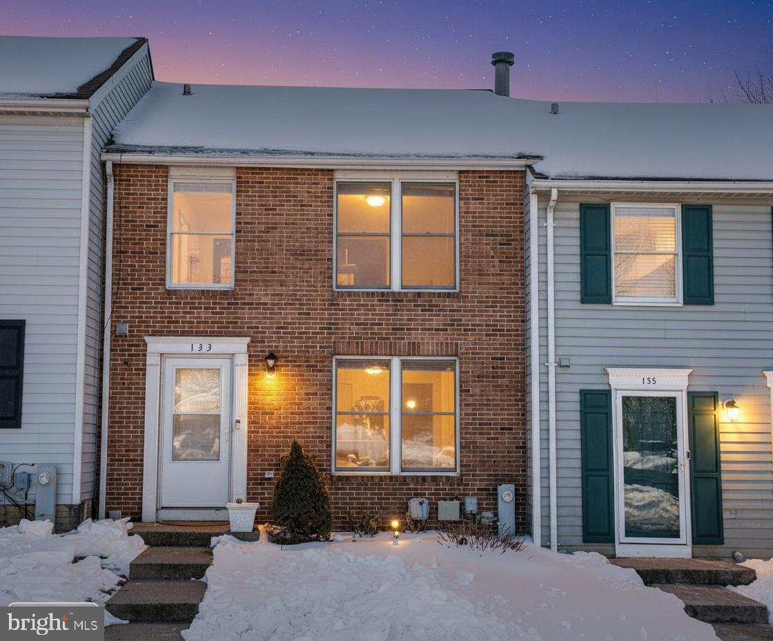 LAUREL WOODS - Residential