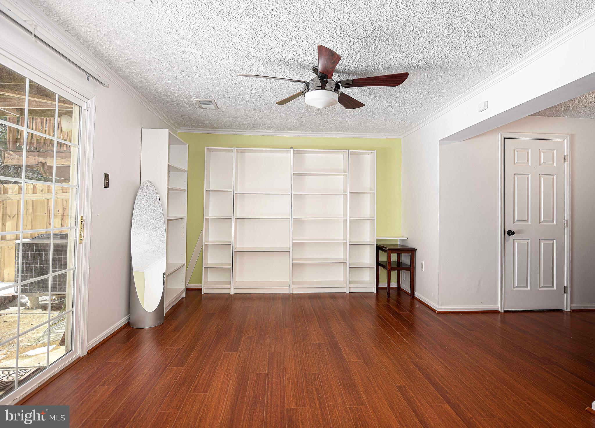 LAUREL WOODS - Residential