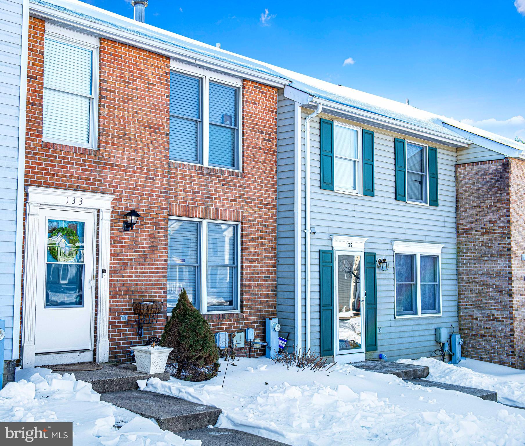 LAUREL WOODS - Residential