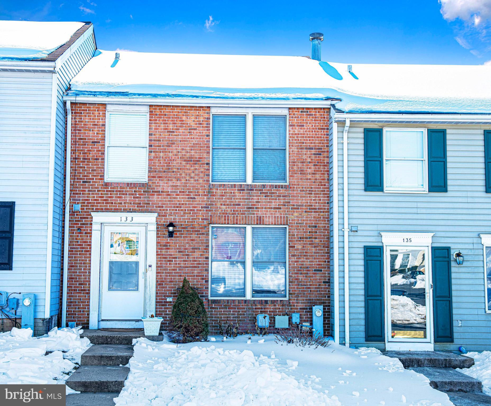 LAUREL WOODS - Residential