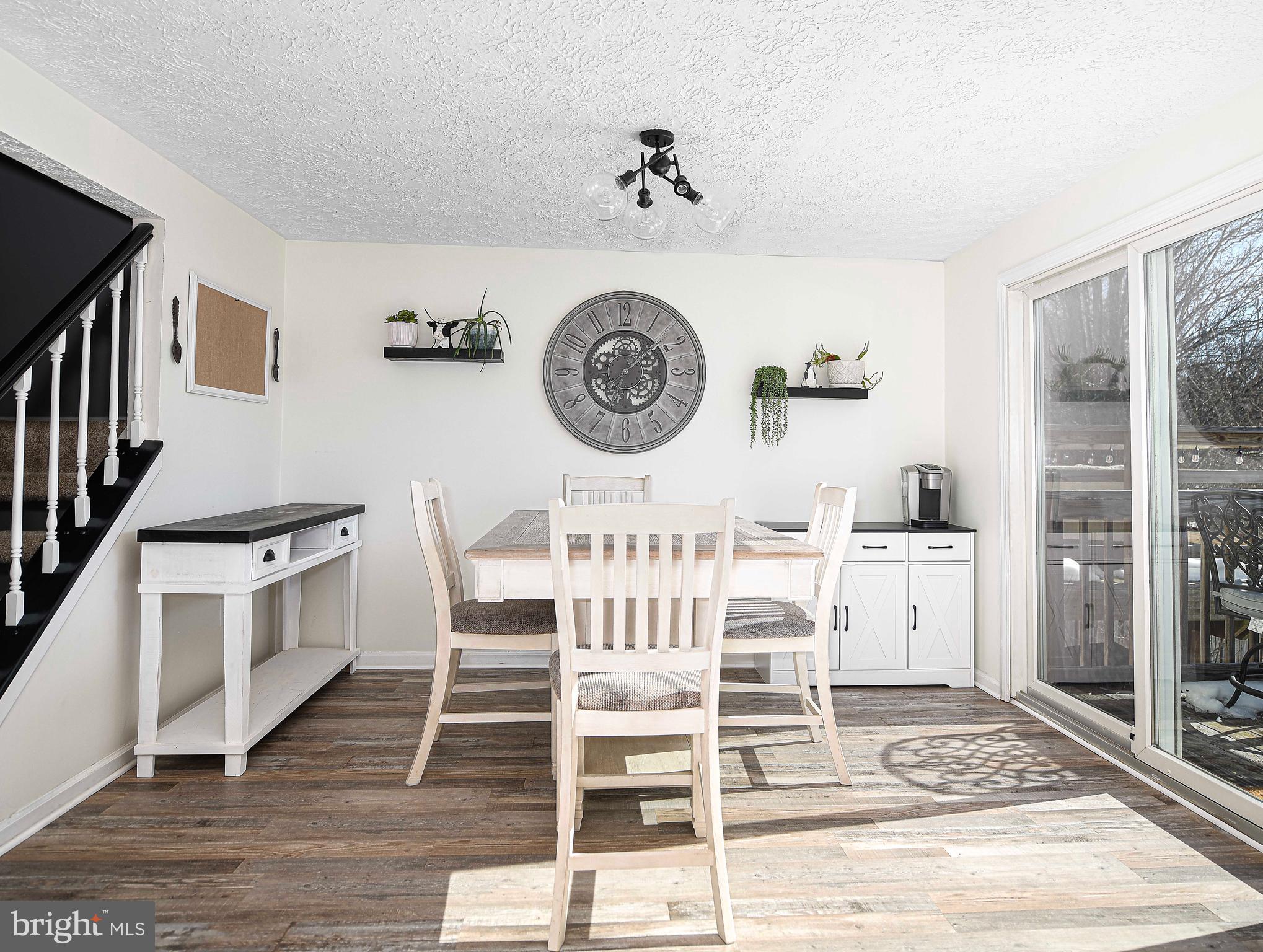 LAUREL WOODS - Residential