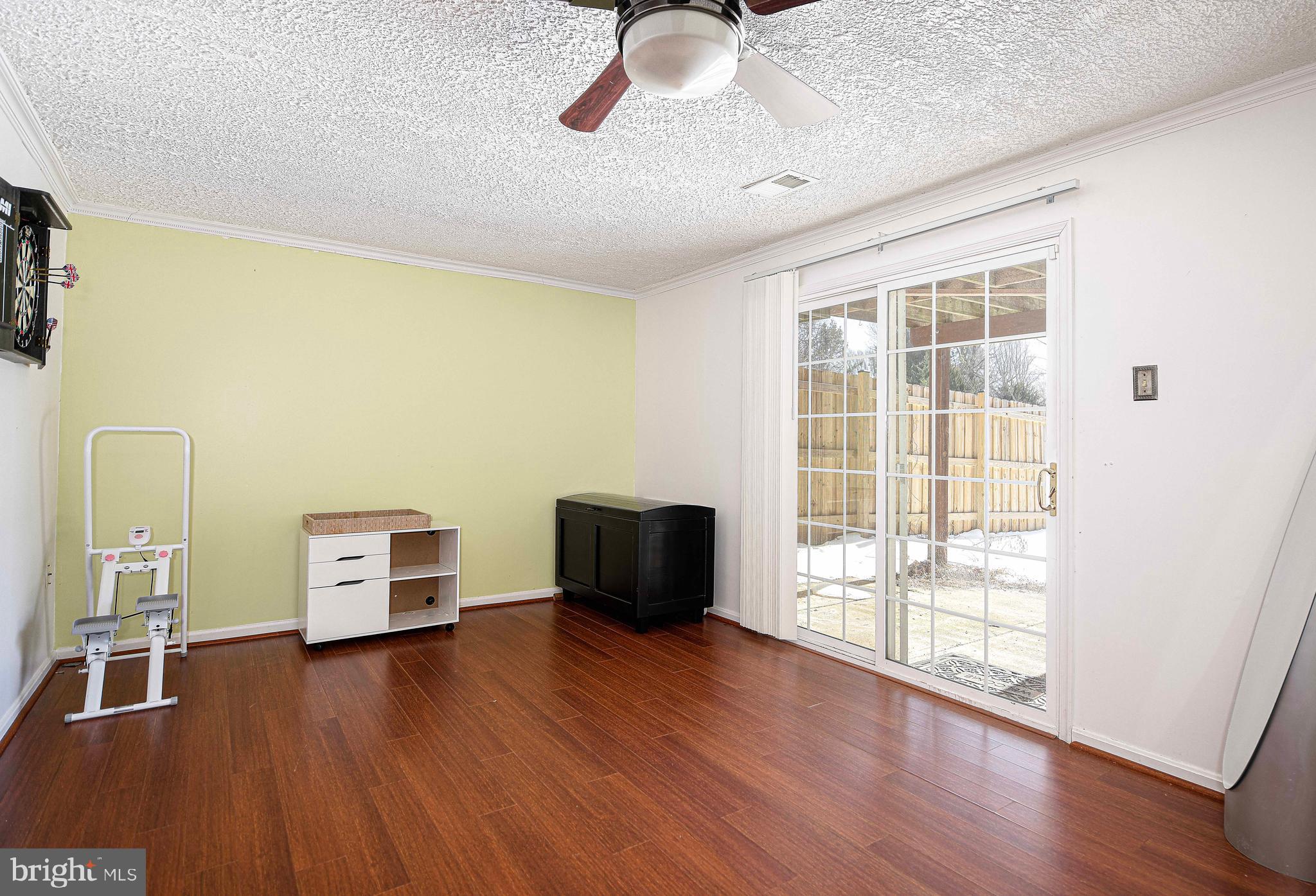 LAUREL WOODS - Residential