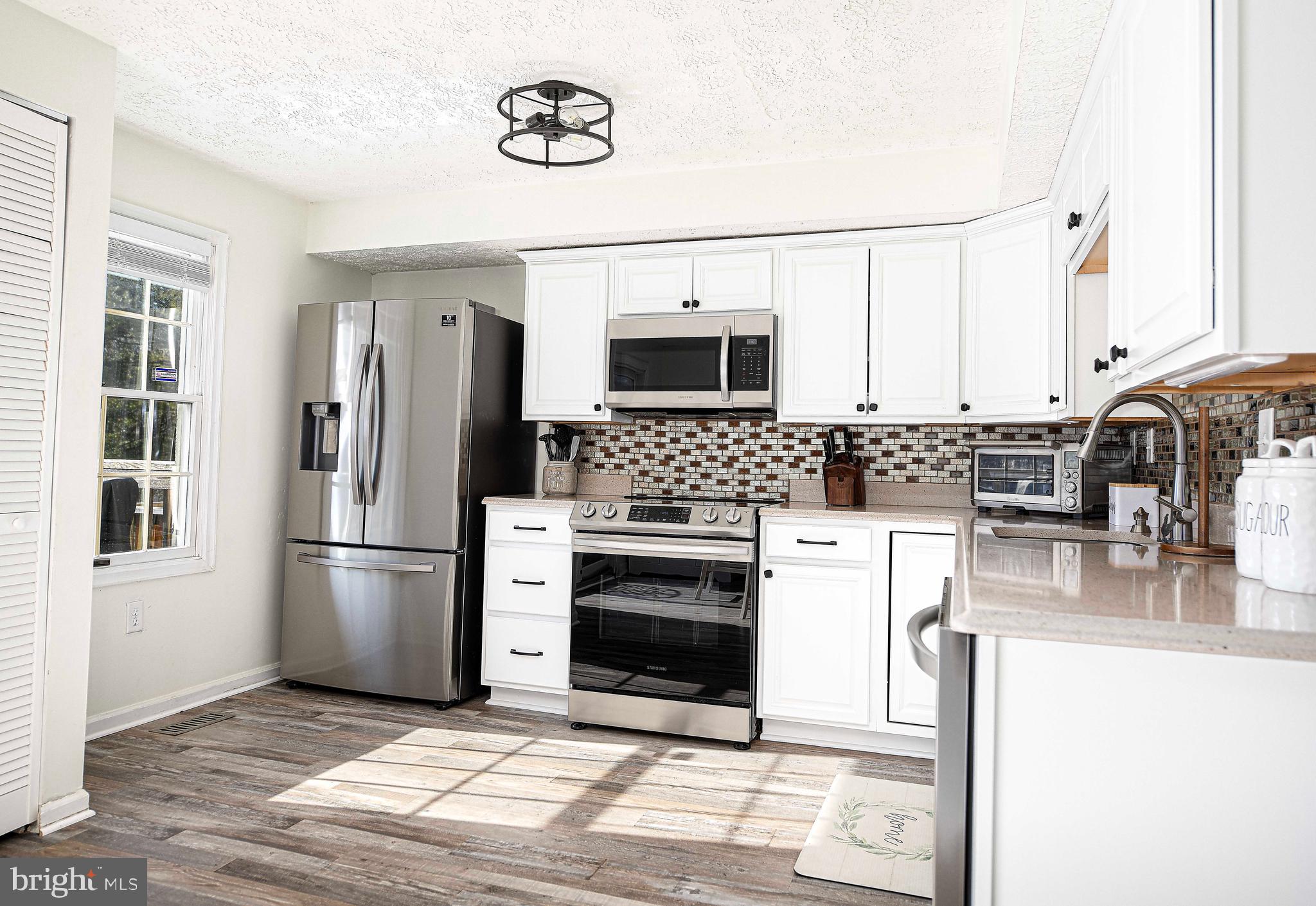 LAUREL WOODS - Residential