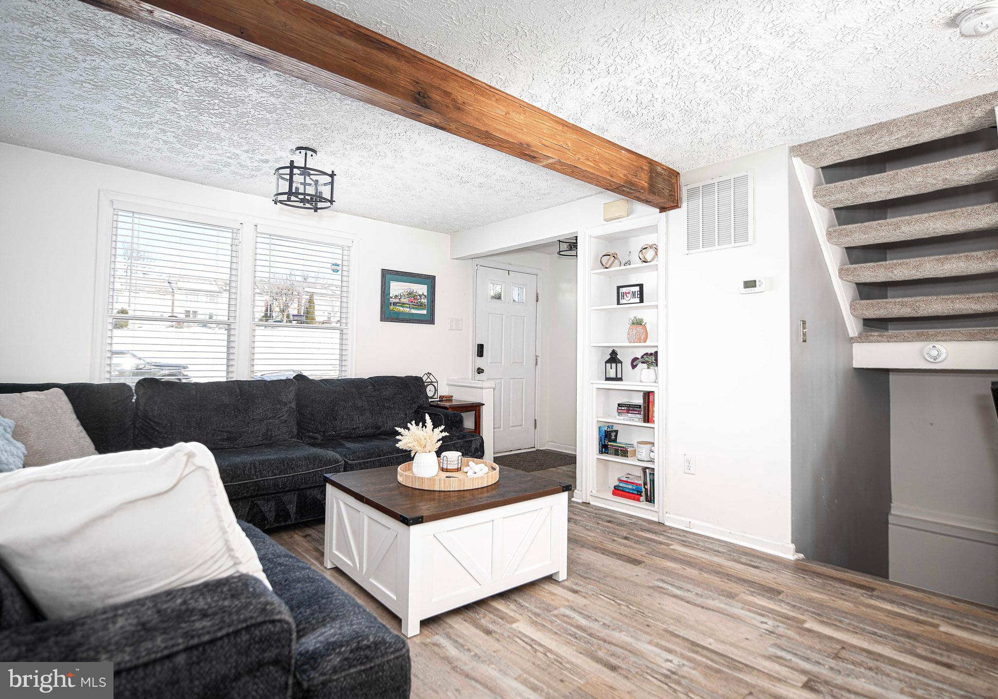 LAUREL WOODS - Residential