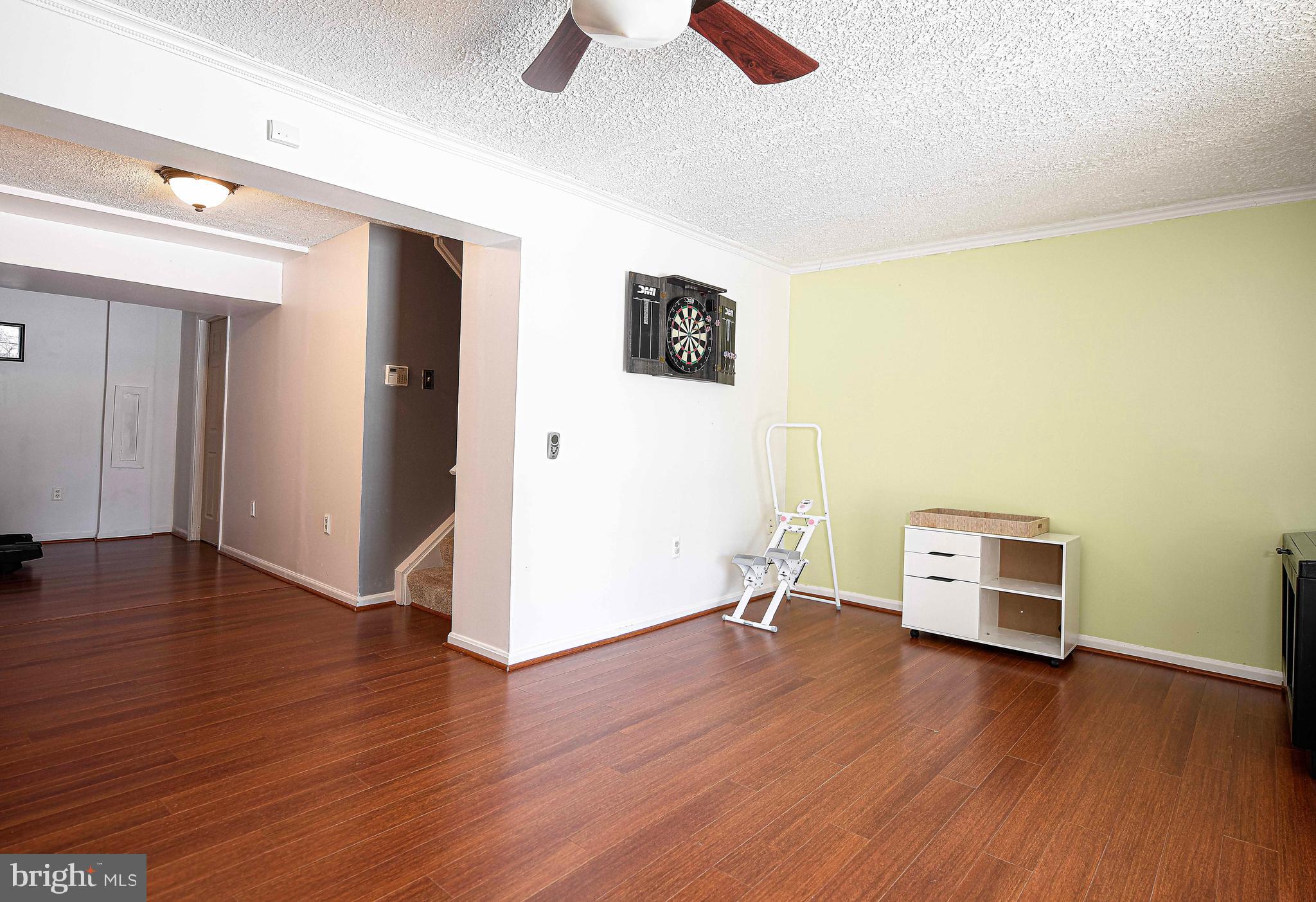 LAUREL WOODS - Residential