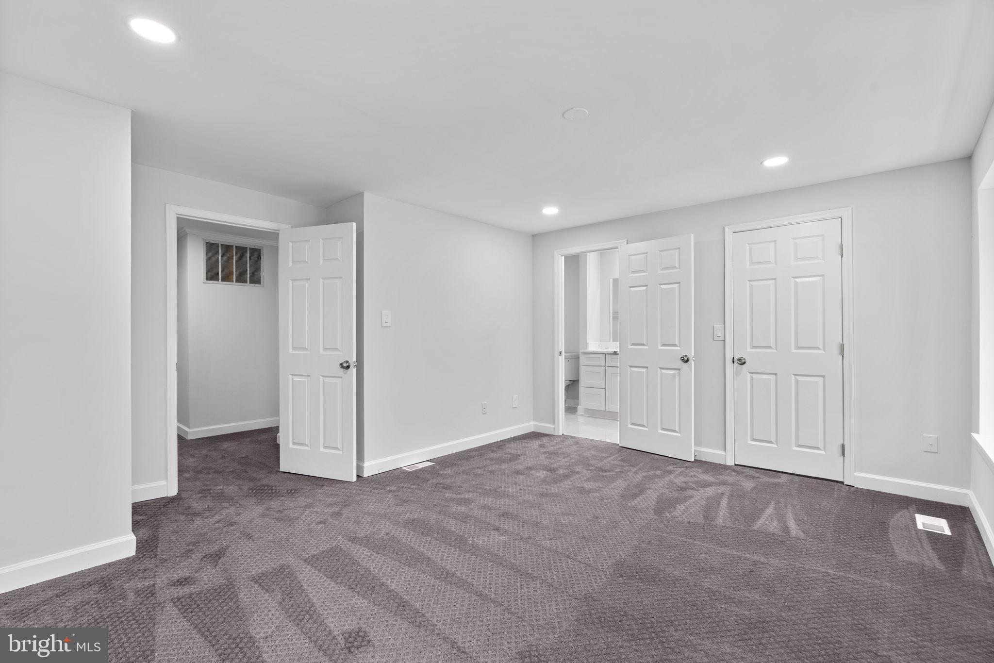 VILLAGE OF OWEN BROWN - Residential