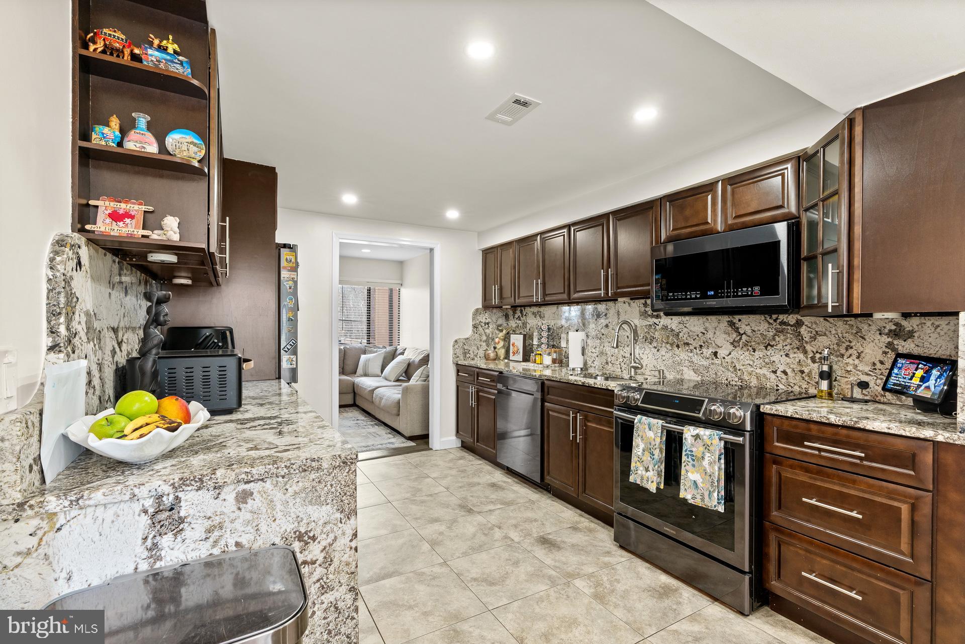 OAKLAND MILLS - Residential