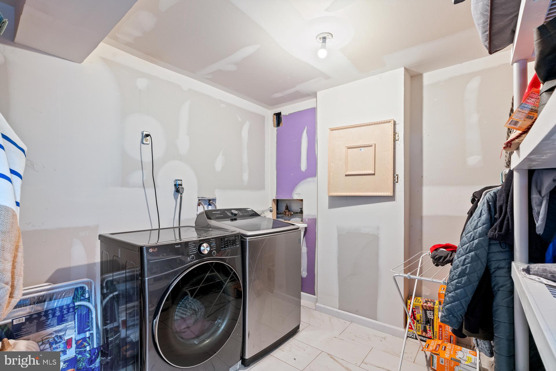 OAKLAND MILLS - Residential