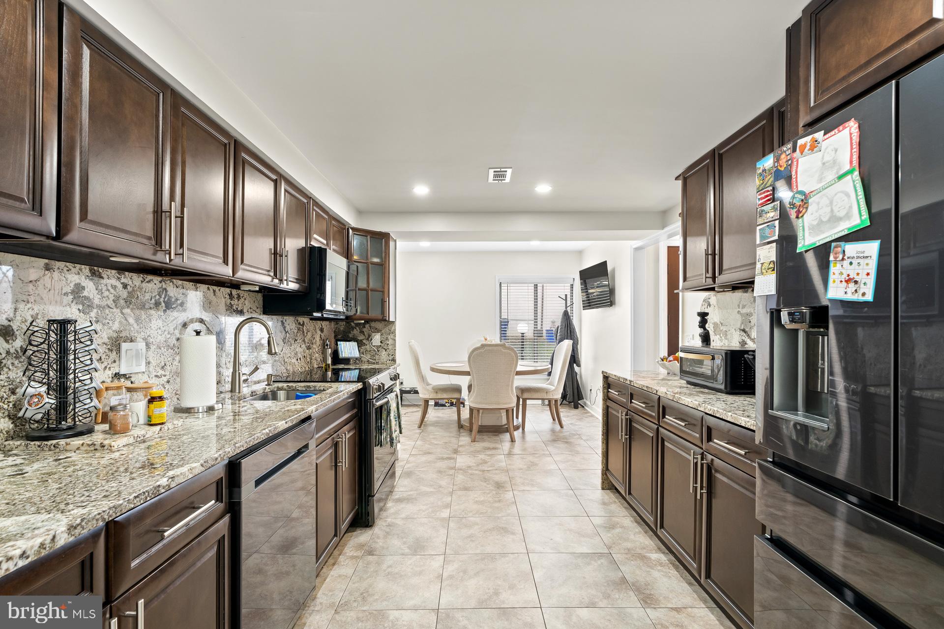 OAKLAND MILLS - Residential