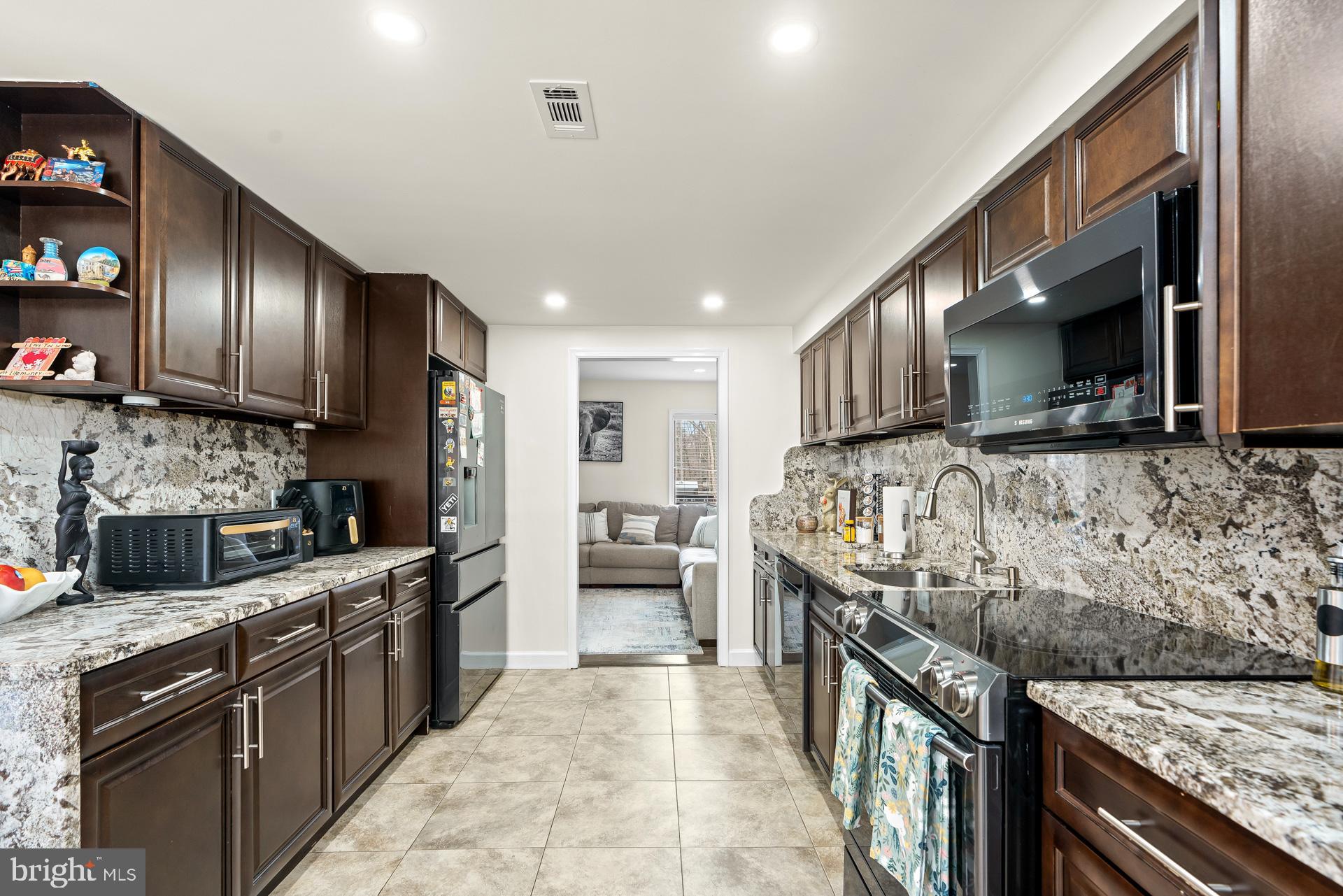 OAKLAND MILLS - Residential