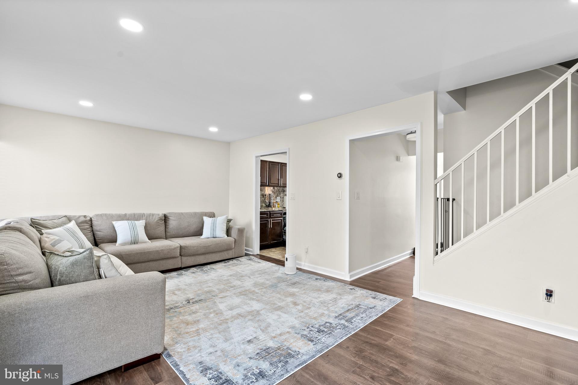 OAKLAND MILLS - Residential