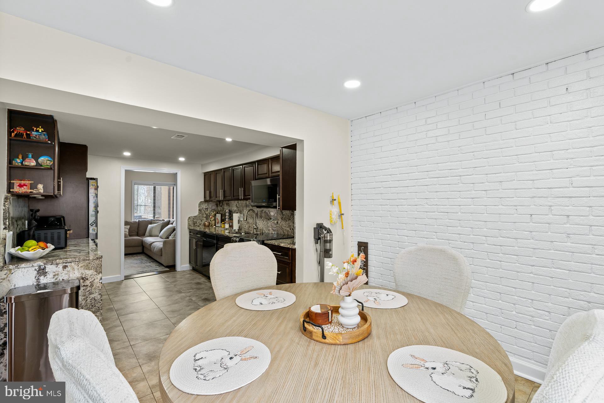 OAKLAND MILLS - Residential