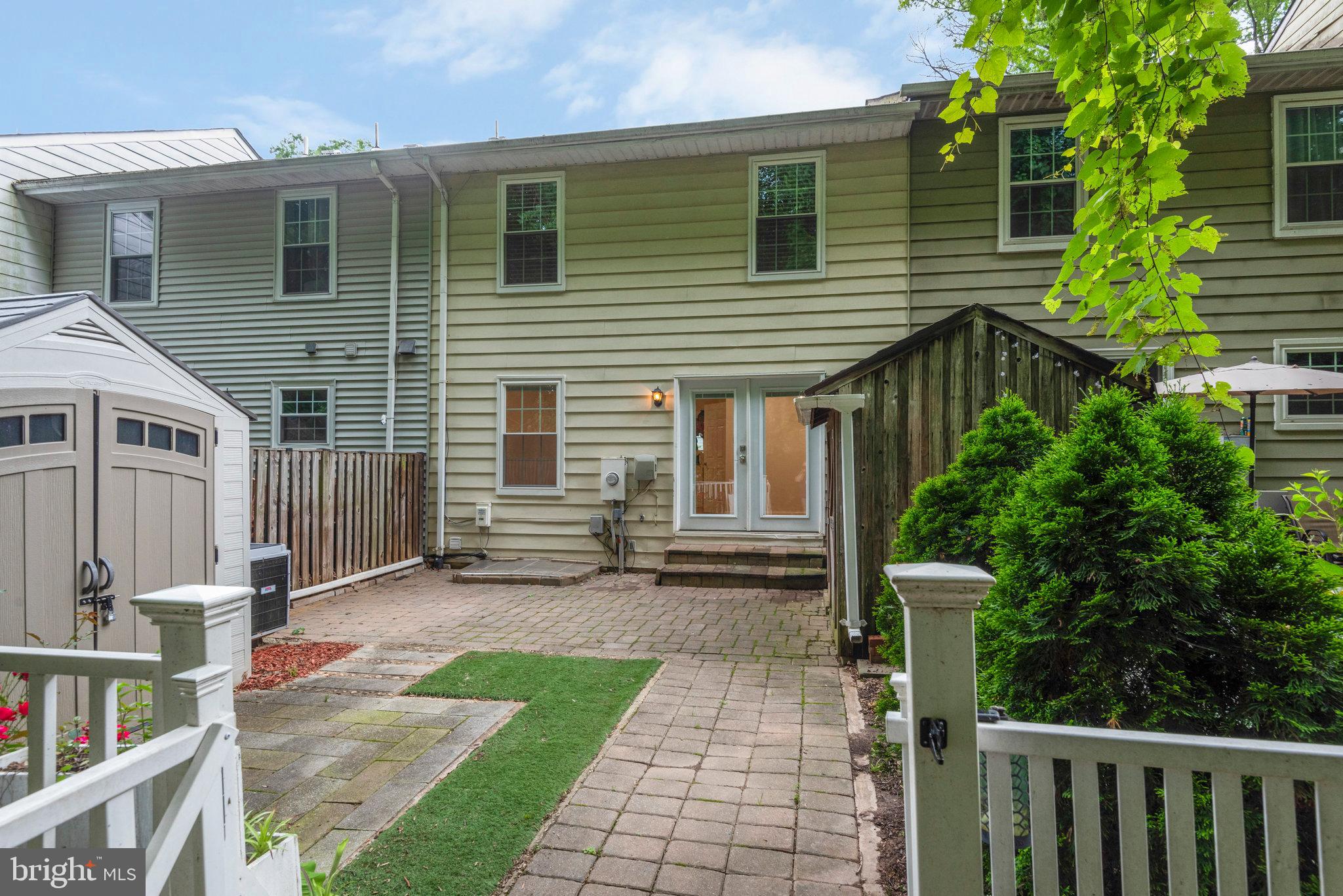 BURKE CENTRE - Residential Lease