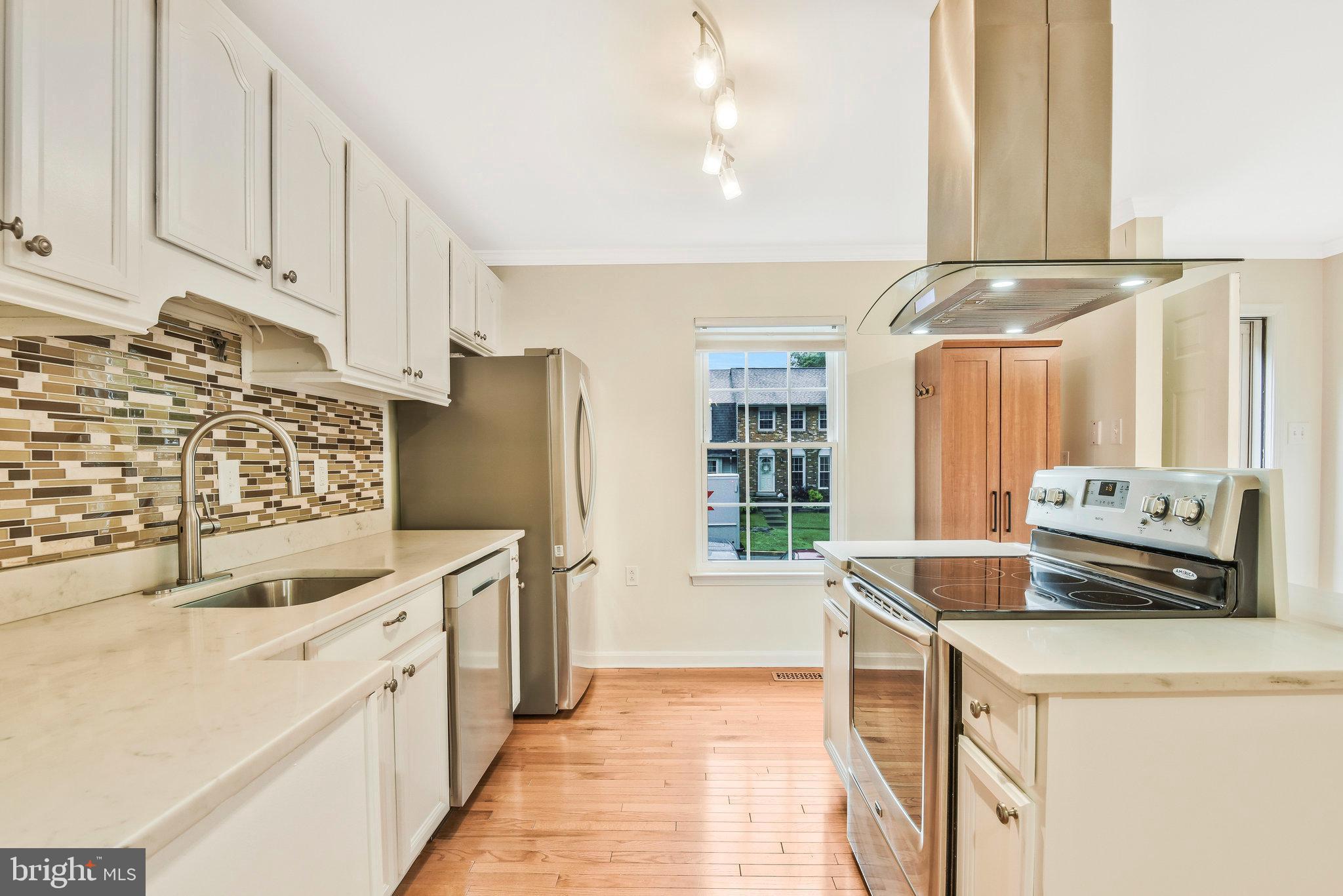 BURKE CENTRE - Residential Lease