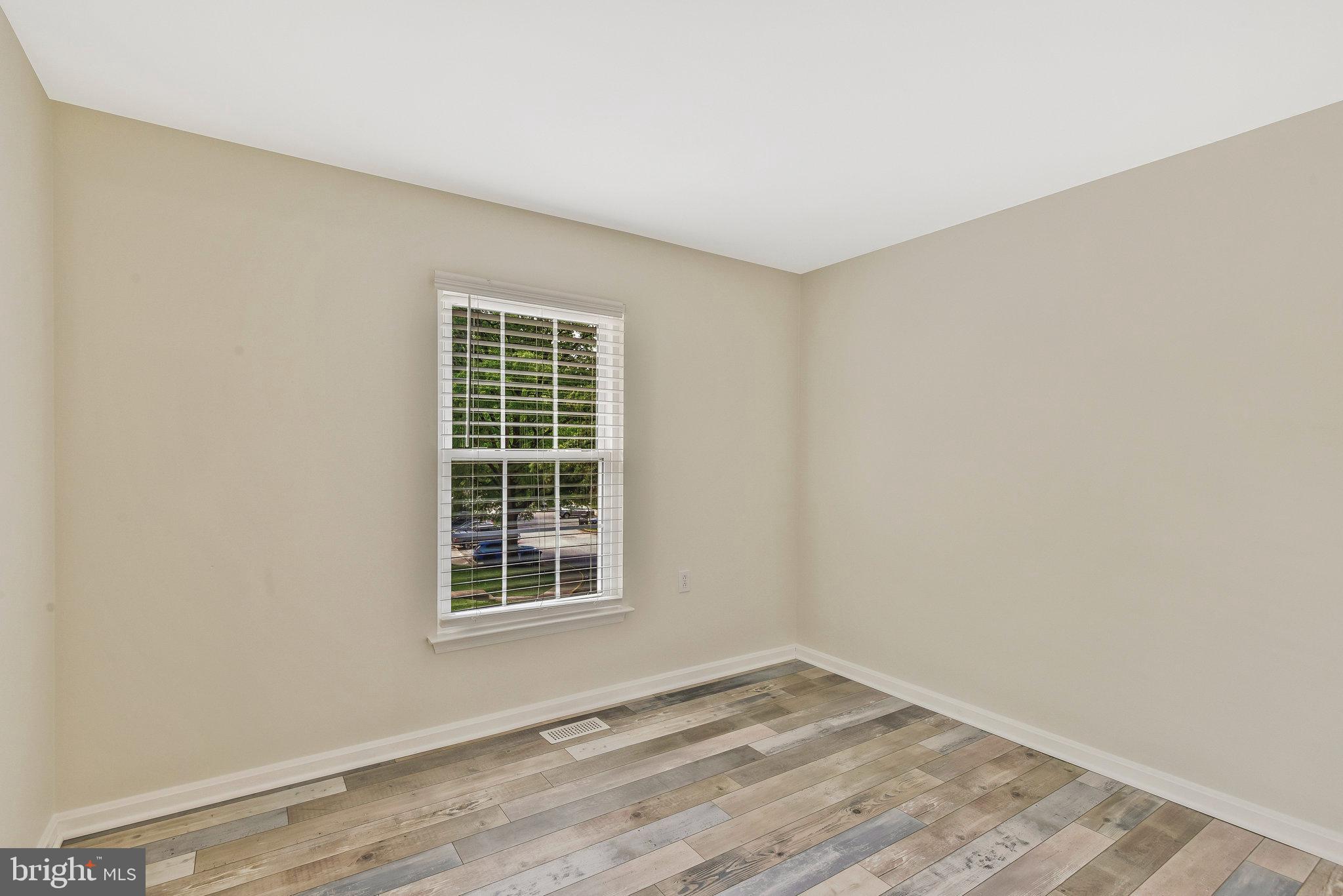 BURKE CENTRE - Residential Lease