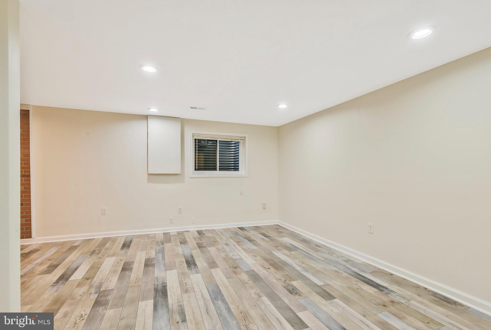 BURKE CENTRE - Residential Lease