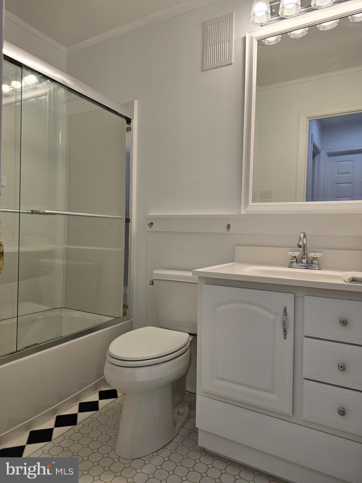 BAY HILLS TANGLEWOOD - Residential